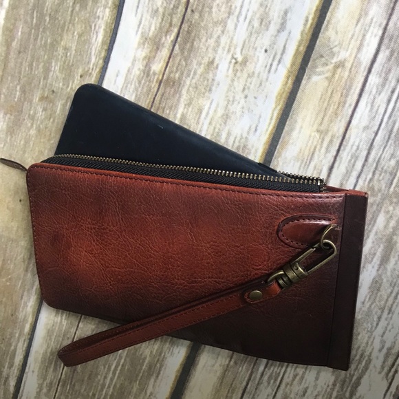 FREE PEOPLE: Old Trend: Bornia Leather Wristlet - Picture 5 of 5